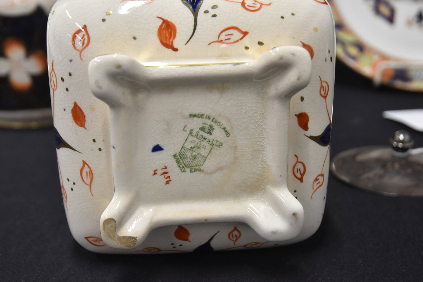 ENGLISH IMARI PATTERN GROUPING - 7