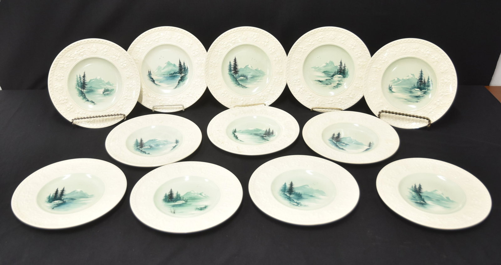 (12) WEDGWOOD WELLESLEY WINTER SCENE PLATES: (12) WEDGWOOD WELLESLEY PLATES HAND PAINTED WINTRY SCENE , ARTIST SIGNED A HOLLOWAY WEDGWOOD WELLESLEY ENGLAND CHINA 9 1/2" DIAMETER