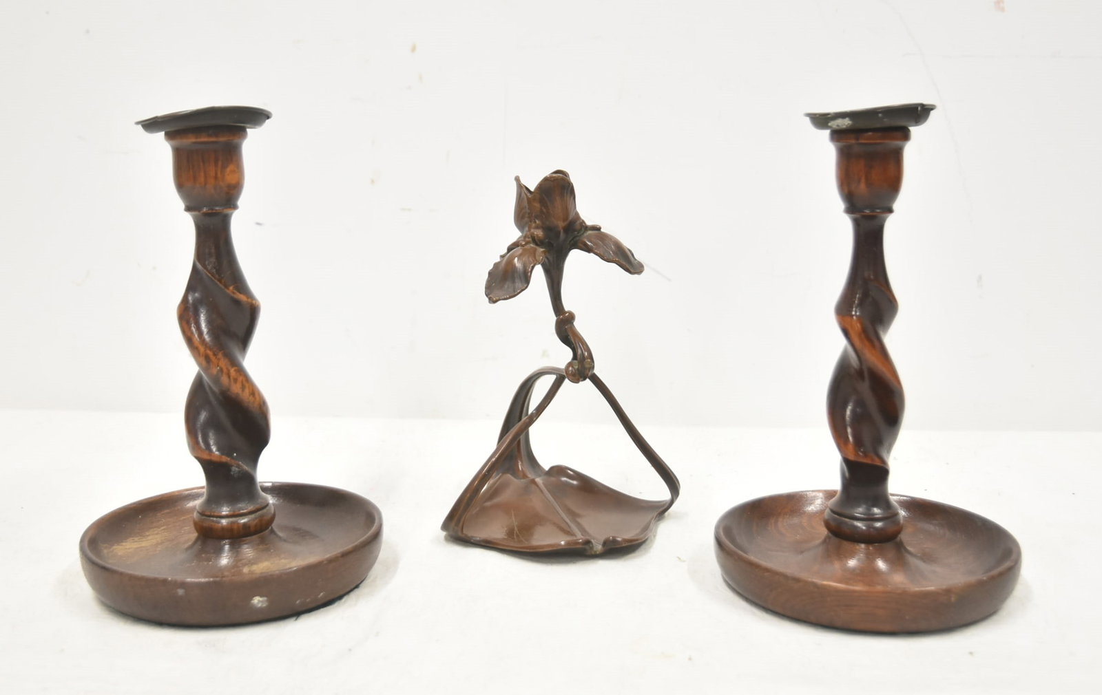 (Pr) ENGLISH OAK CANDLESTICKS / CHAMBER STICK: PAIR ENGLISH OAK BARLEY TWIST CANDLE STICKS - 5 1/2" x 8" / PATINATED METAL LILLY FLOWER CANDLESTICK