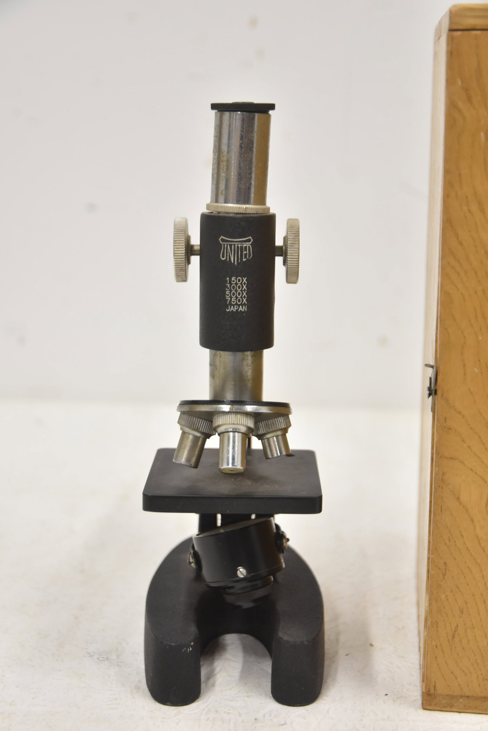 UNITED BEGINNER MICROSCOPE - 3