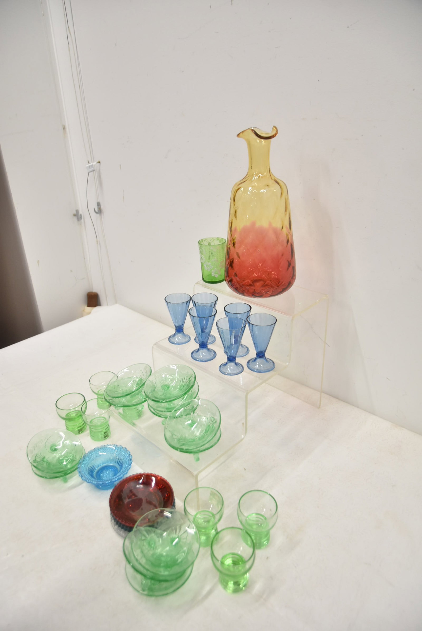 ASSORTED COLORED GLASS GROUPING - 8