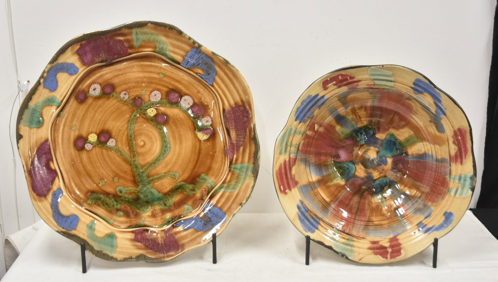 (2) DANIEL LASSER LARGE POTTERY BOWL & UNDERPLATE: LARGE DANIEL LASSER POTTERY BOWL & UNDERPLATE - LARGEST IS 5" x 22"