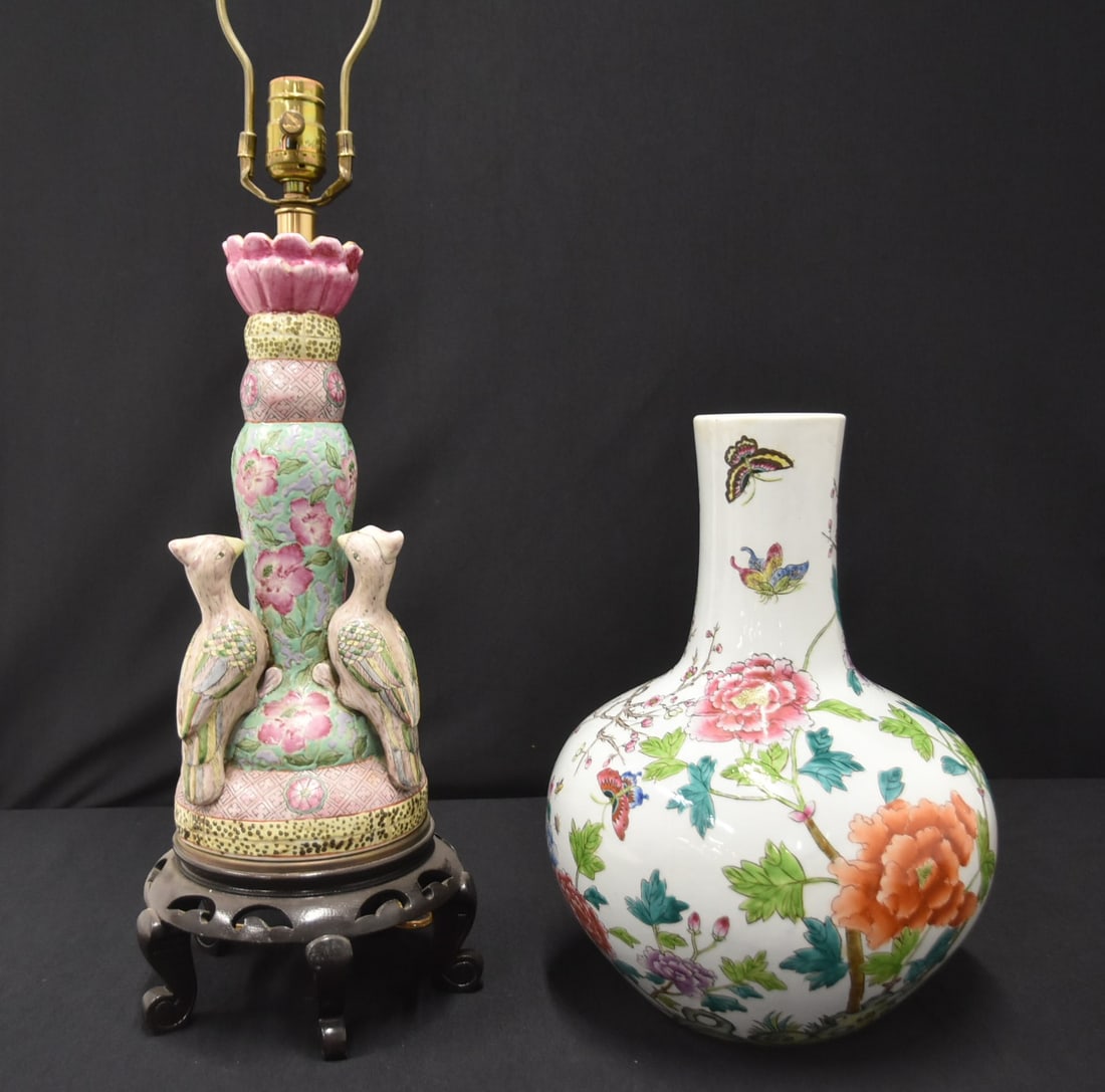 LARGE CHINESE VASE & LAMP: LARGE BULBOUS CHINESE PORCELAIN VASE WITH FLOWERS & BUTTERFLIES - 9" x 14" / CHINESE PORCELAIN BIRD LAMP - PORCELAIN IS 9" x 13"