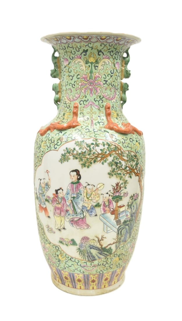 LARGE CHINESE FAMILLE ROSE VASE (1 of 13)