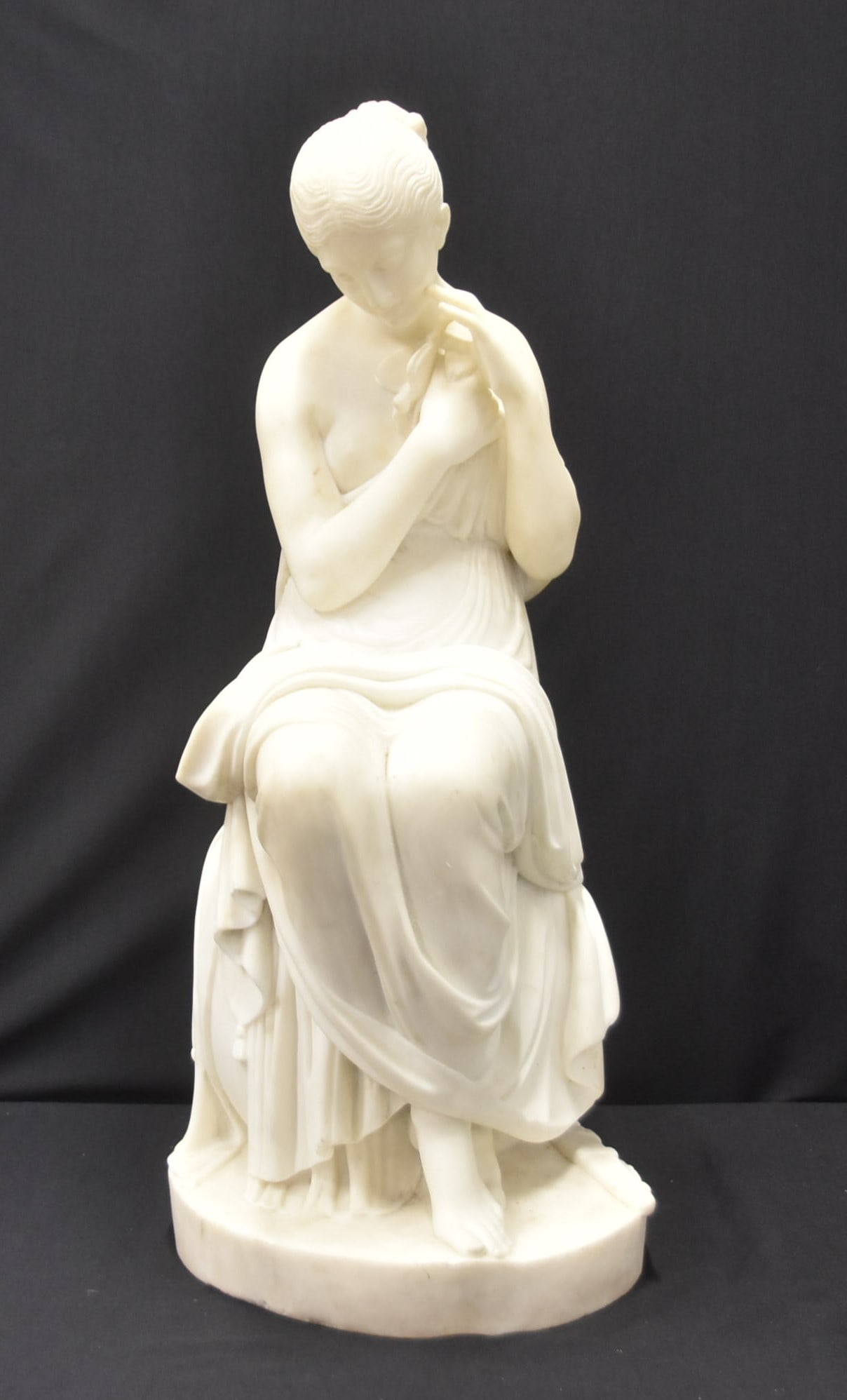 LARGE ANTIQUE CARVED MARBLE VENUS (1 of 17)