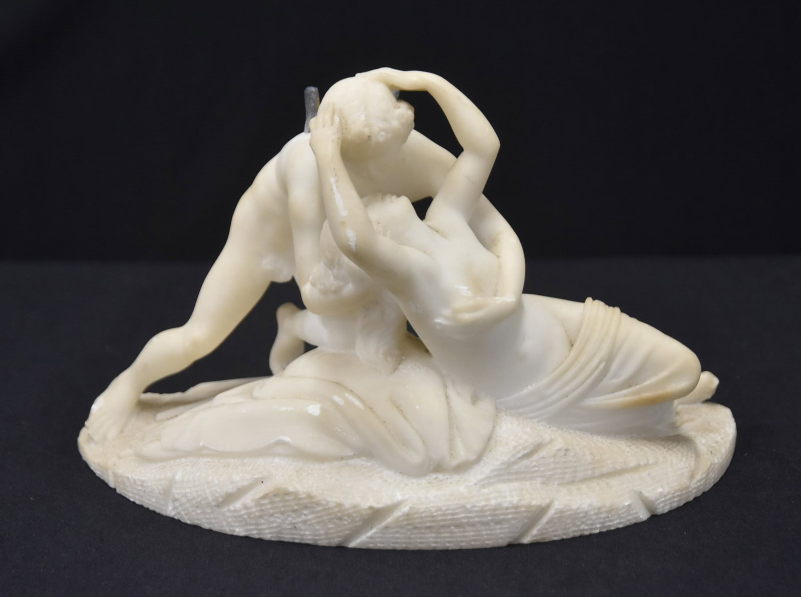 ANTIQUE MARBLE VENUS & WINGED CUPID: ANTIQUE MARBLE VENUS & WINGED CUPID SCULPTURE - 9 1/2' x 6" x 6" CUPID MISSING WINGS)