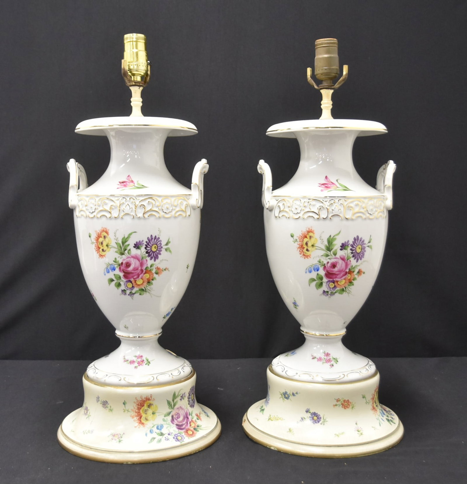 (Pr) DRESDEN STYLE PORCELAIN LAMPS (1 of 10)