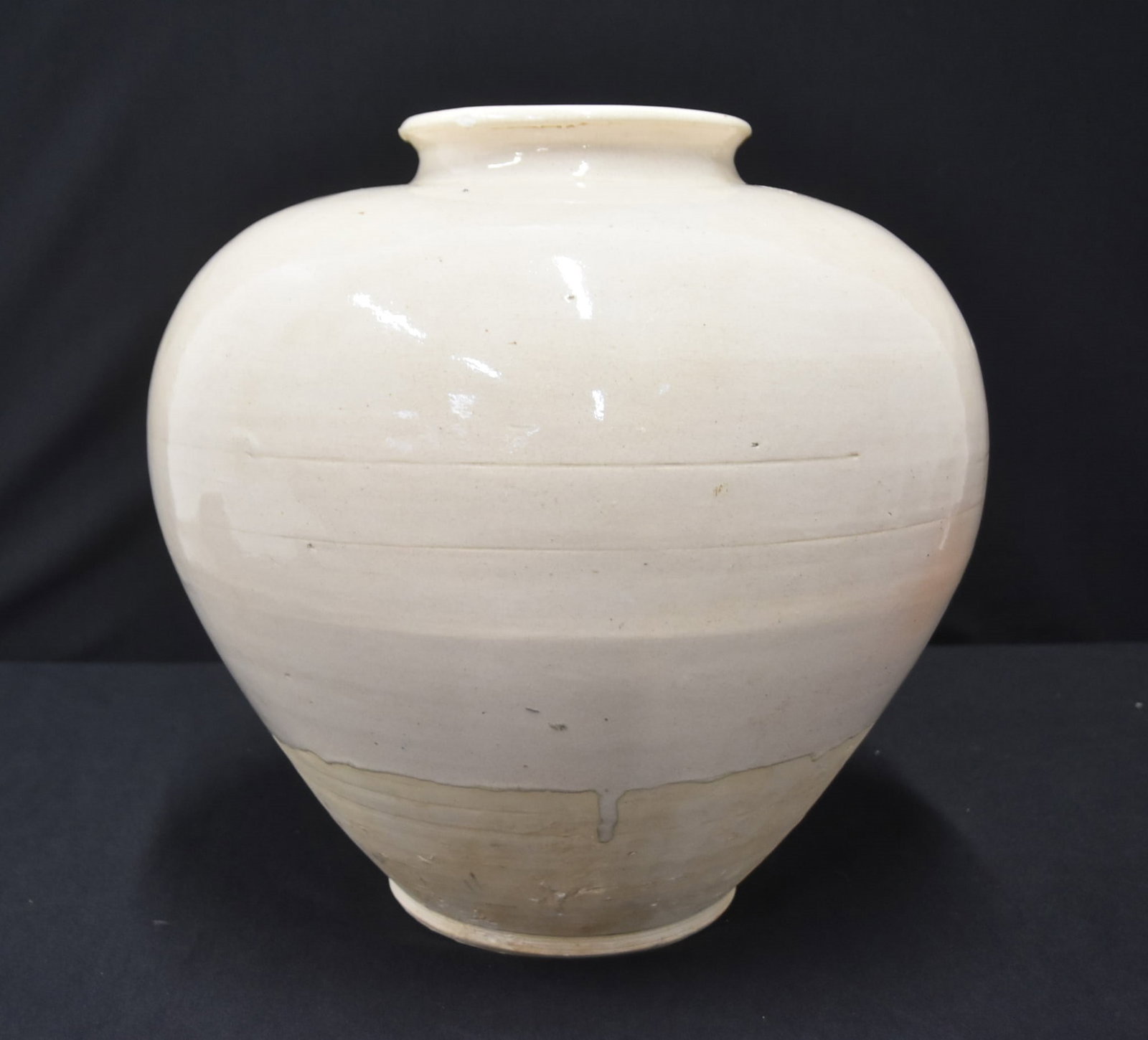 LARGE CHINESE WHITE ONION POTTERY VASE: LARGE CHINESE WHITE ONION POTTERY VASE - 14" x 13"