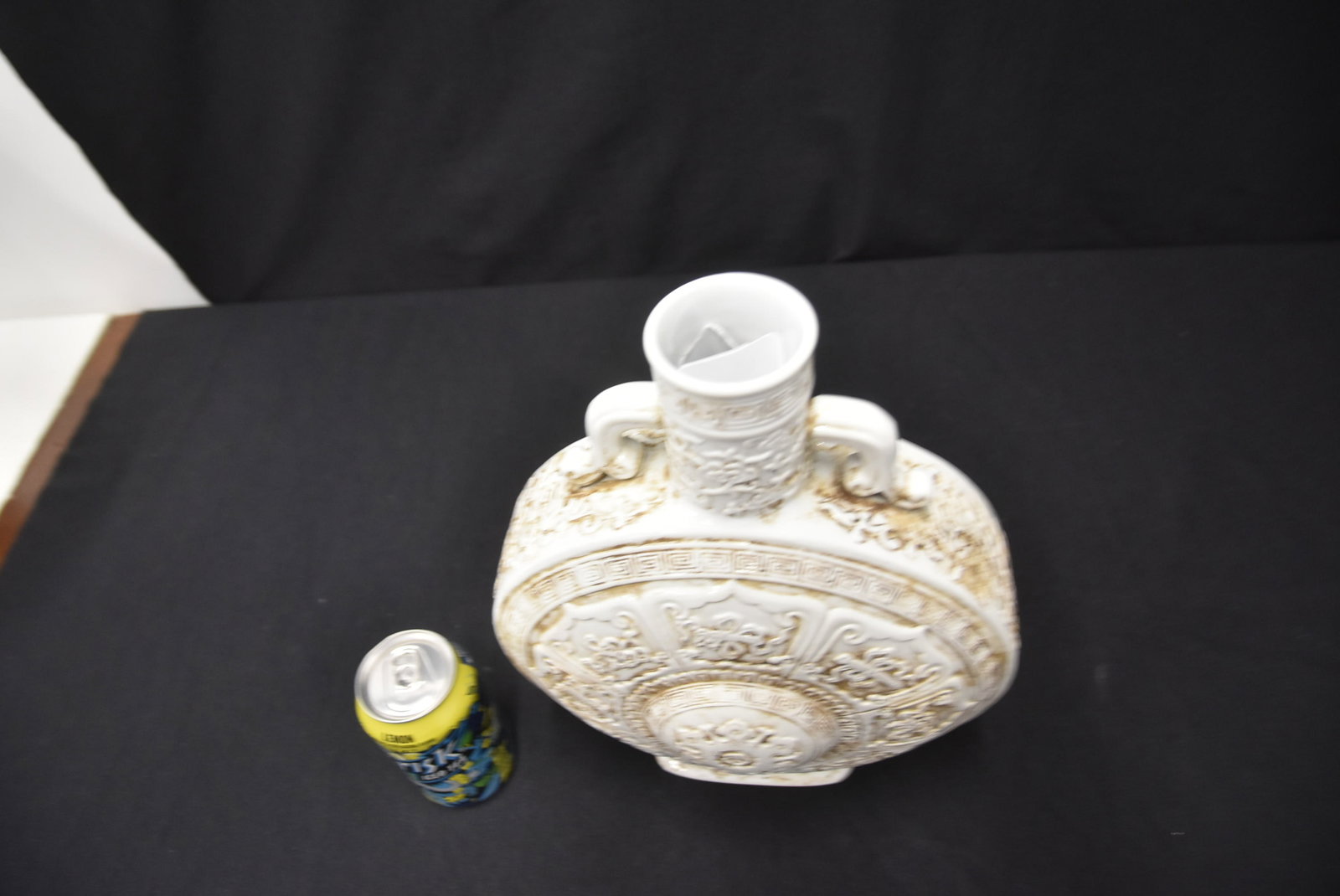 LARGE CHINESE PORCELAIN MOON FLASK - 12