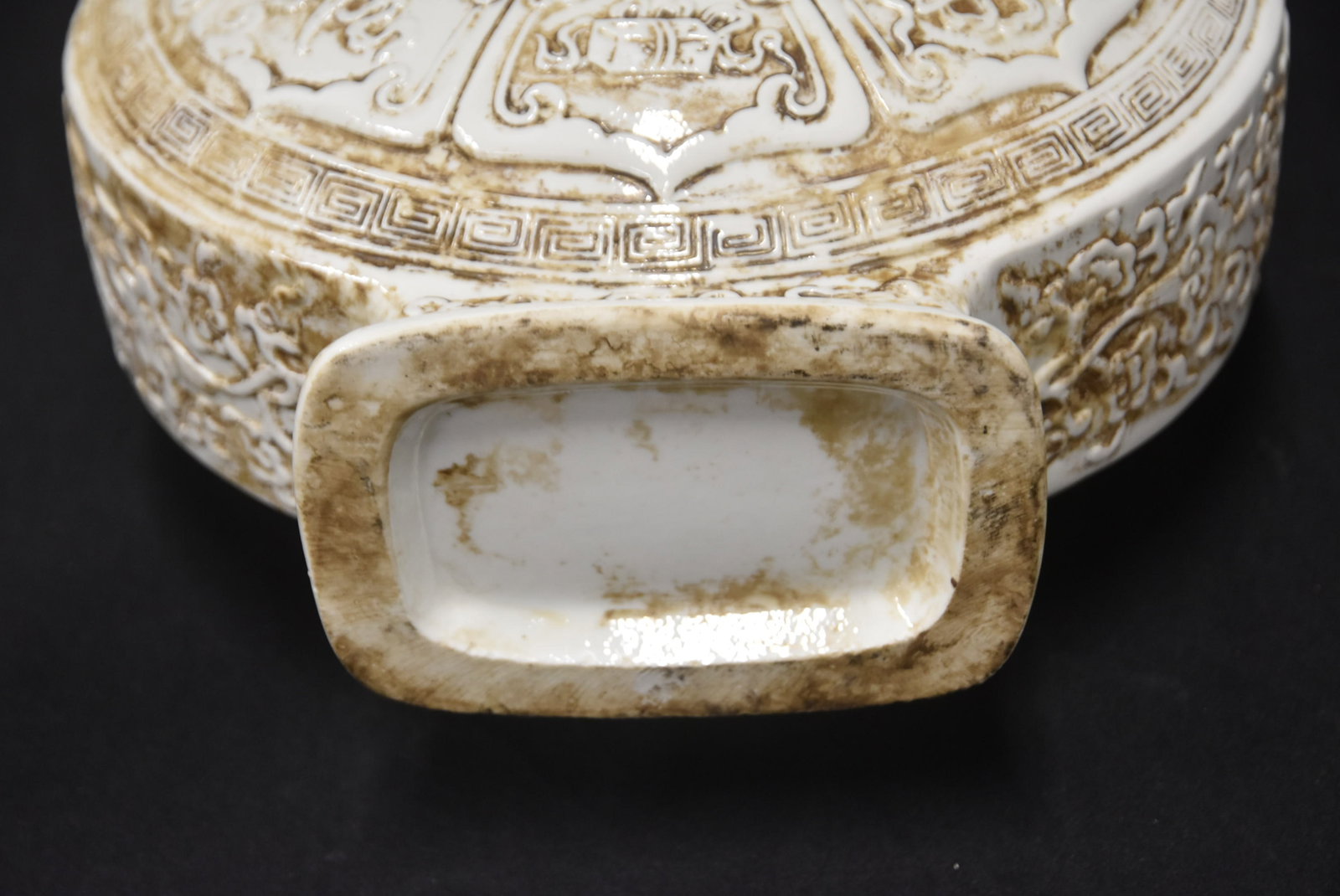 LARGE CHINESE PORCELAIN MOON FLASK - 13