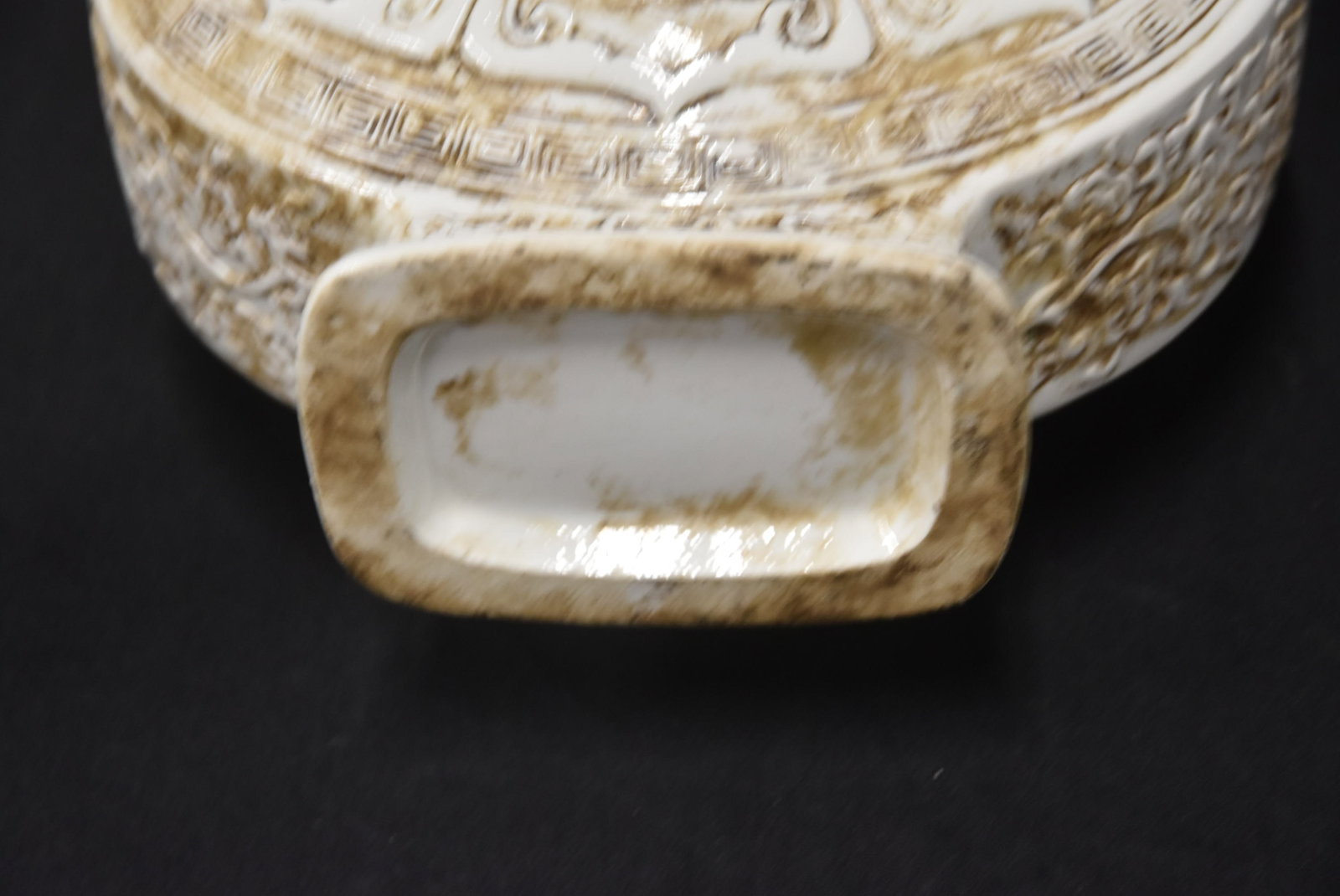 LARGE CHINESE PORCELAIN MOON FLASK - 14