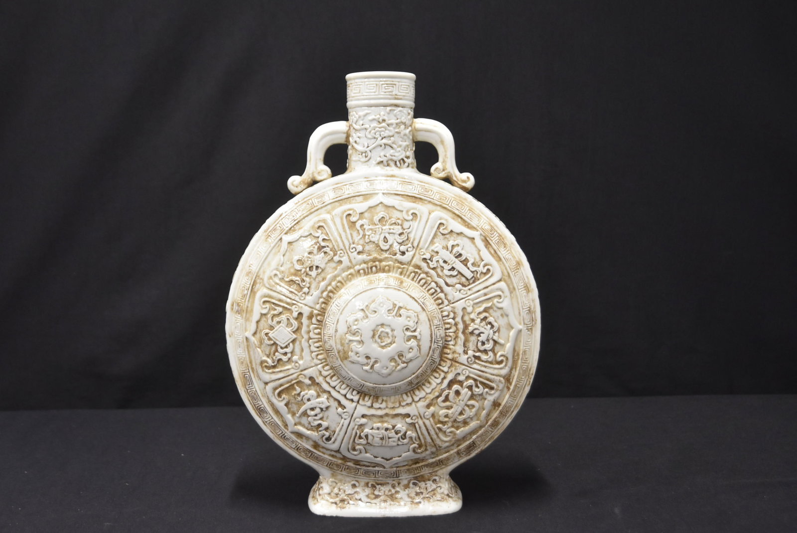 LARGE CHINESE PORCELAIN MOON FLASK - 2