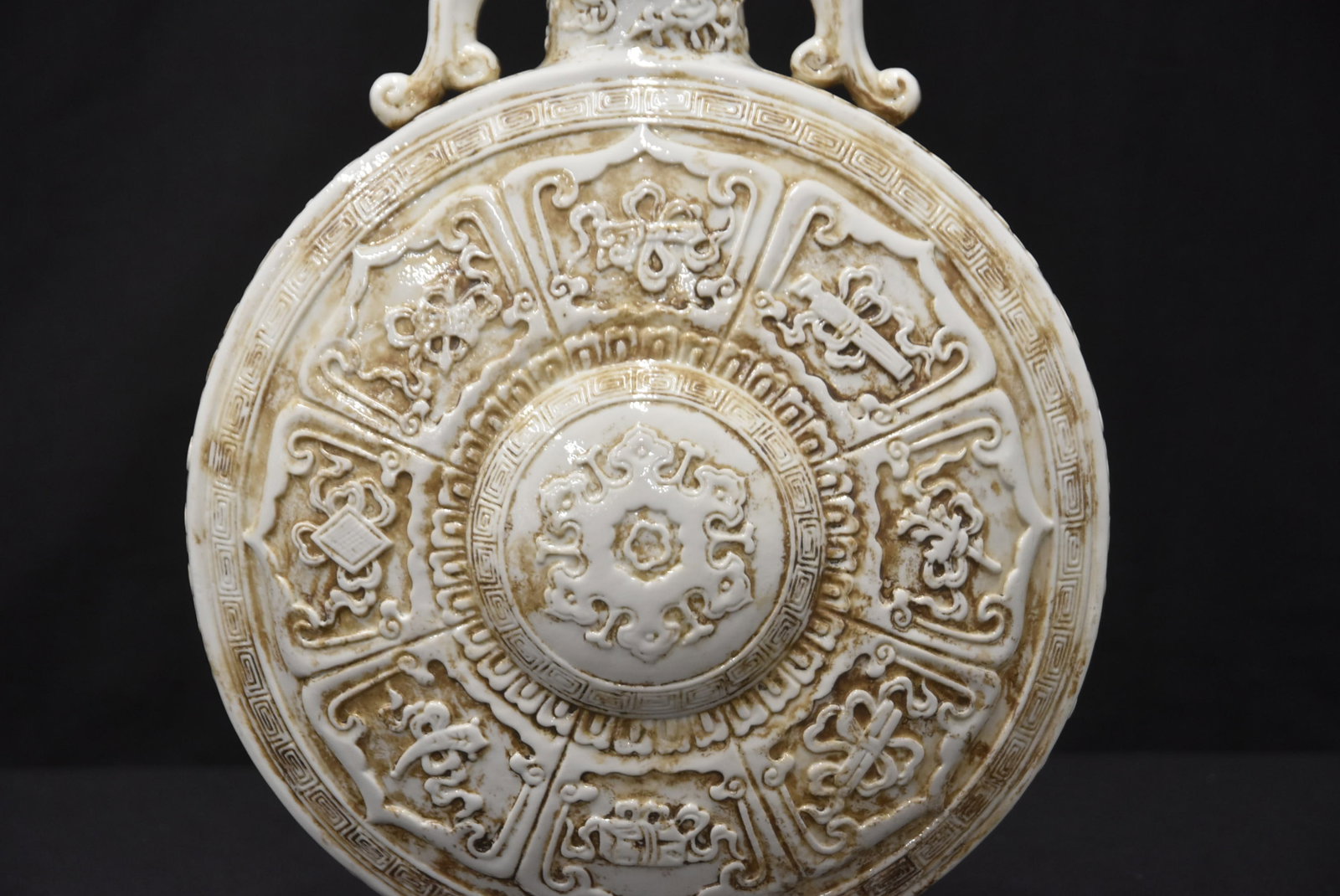 LARGE CHINESE PORCELAIN MOON FLASK - 5