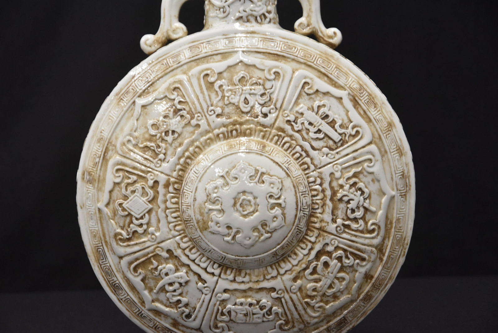 LARGE CHINESE PORCELAIN MOON FLASK - 6