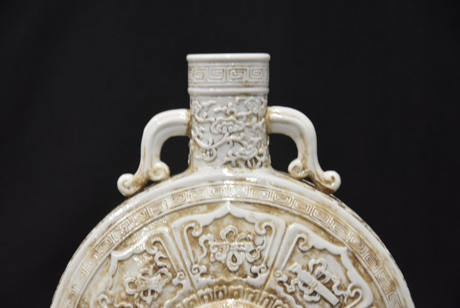 LARGE CHINESE PORCELAIN MOON FLASK - 8