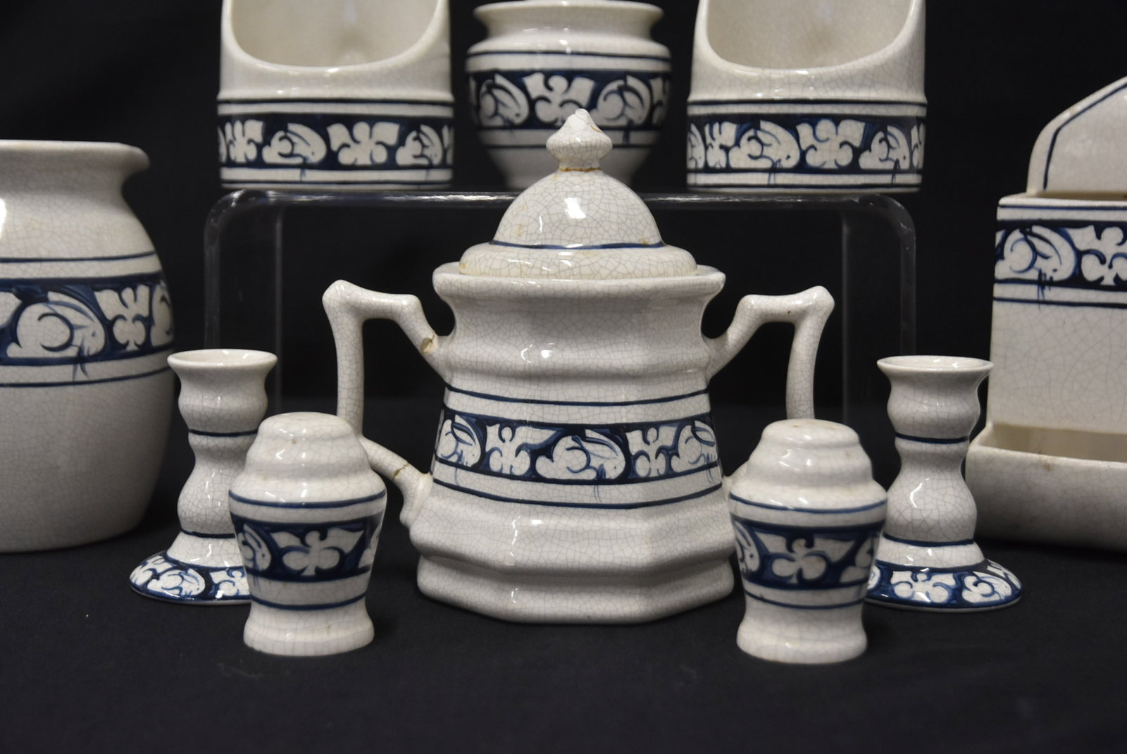 DEDHAM POTTERY RABBIT PATTERN TABLE WARE - 5