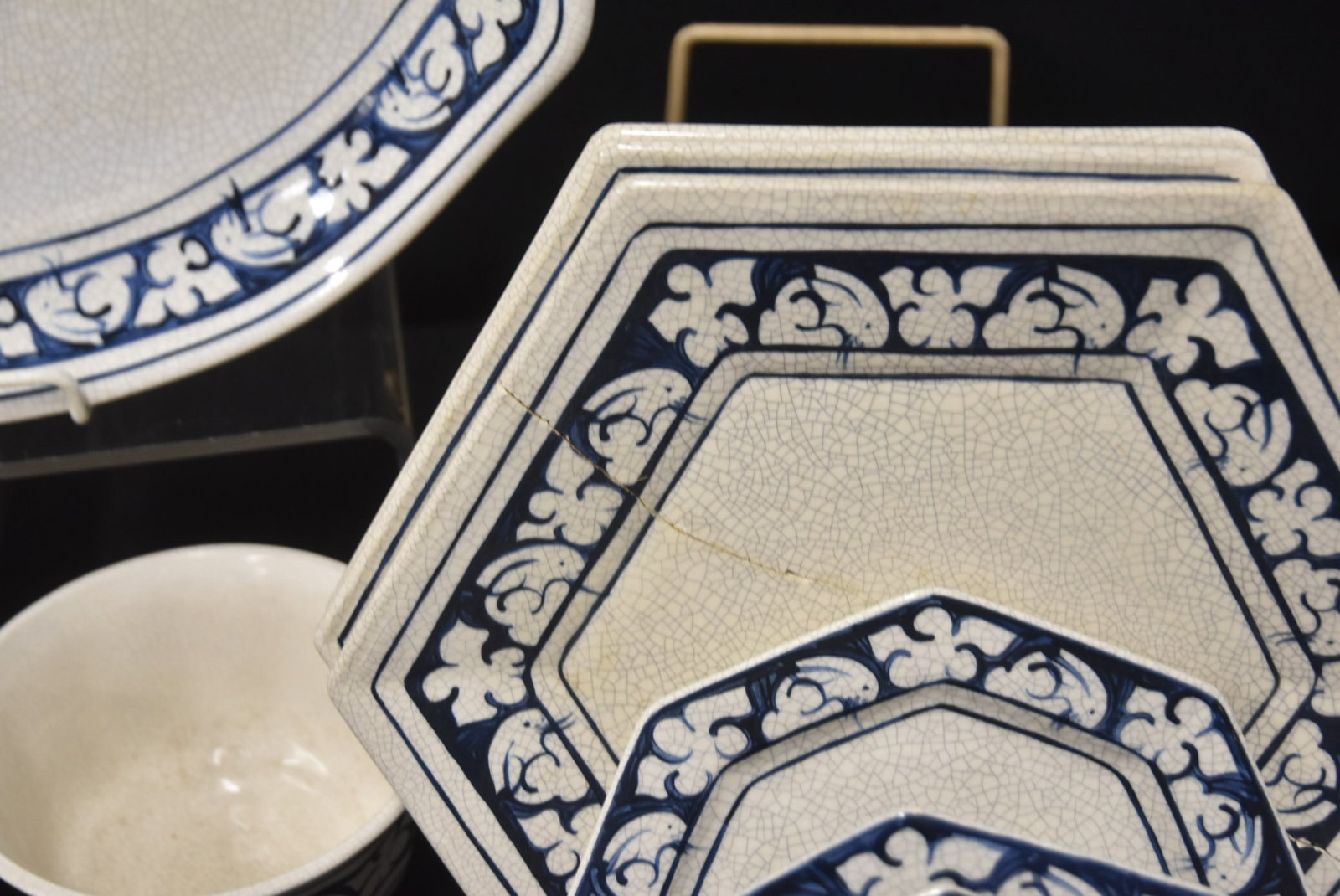 DEDHAM POTTERY RABBIT PATTERN COLLECTION - 4
