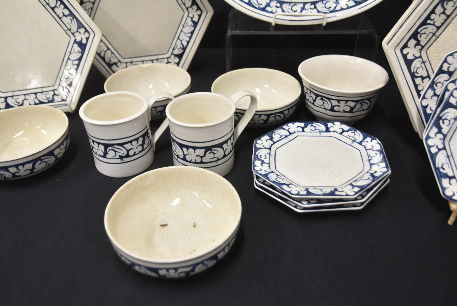 DEDHAM POTTERY RABBIT PATTERN COLLECTION - 7