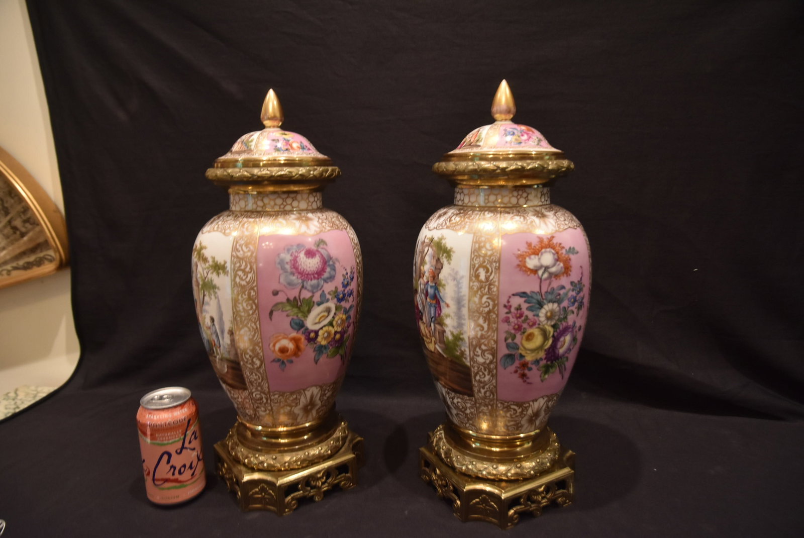 LARGE PAIR AUGUSTUS REX GINGER JARS - 7