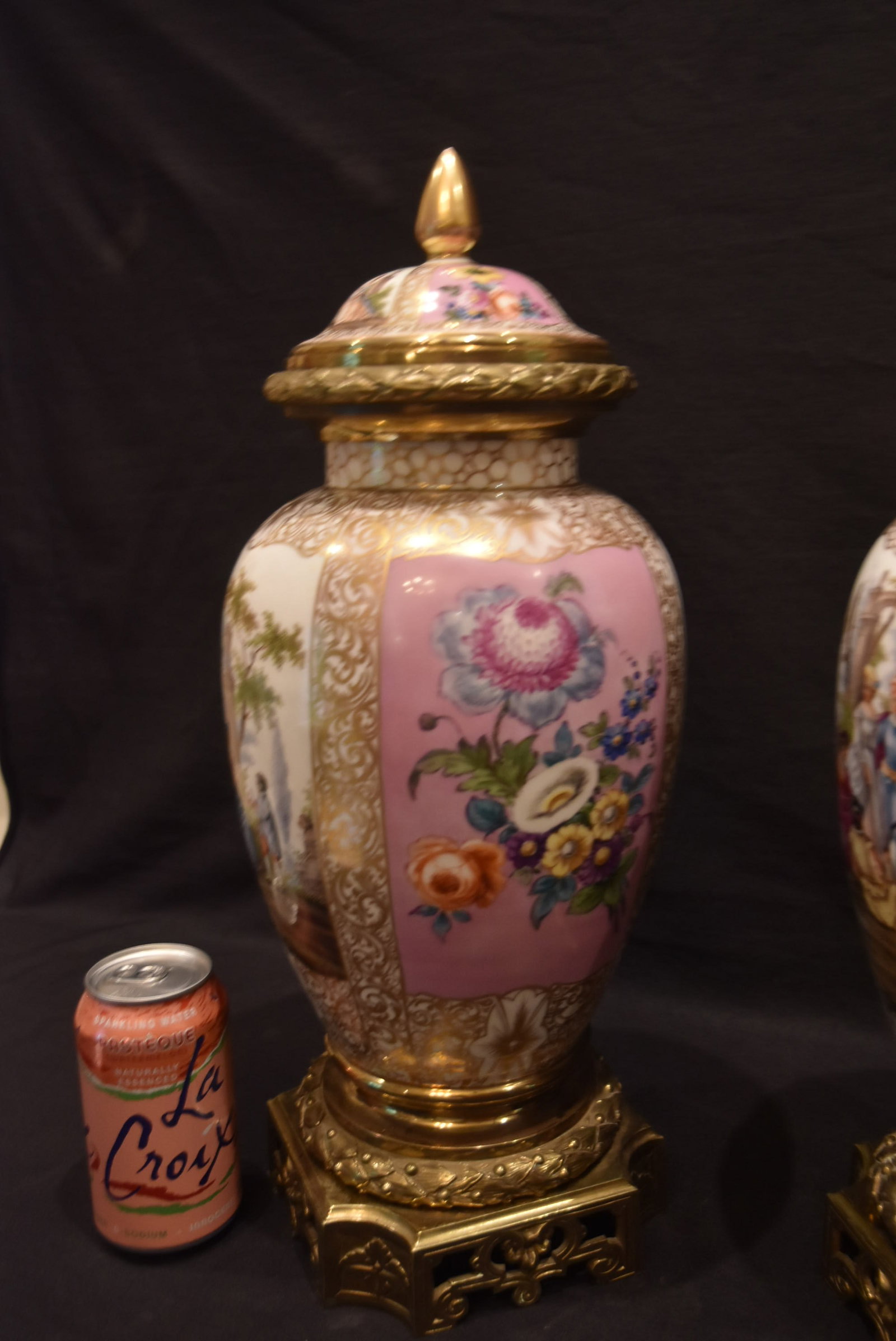 LARGE PAIR AUGUSTUS REX GINGER JARS - 8