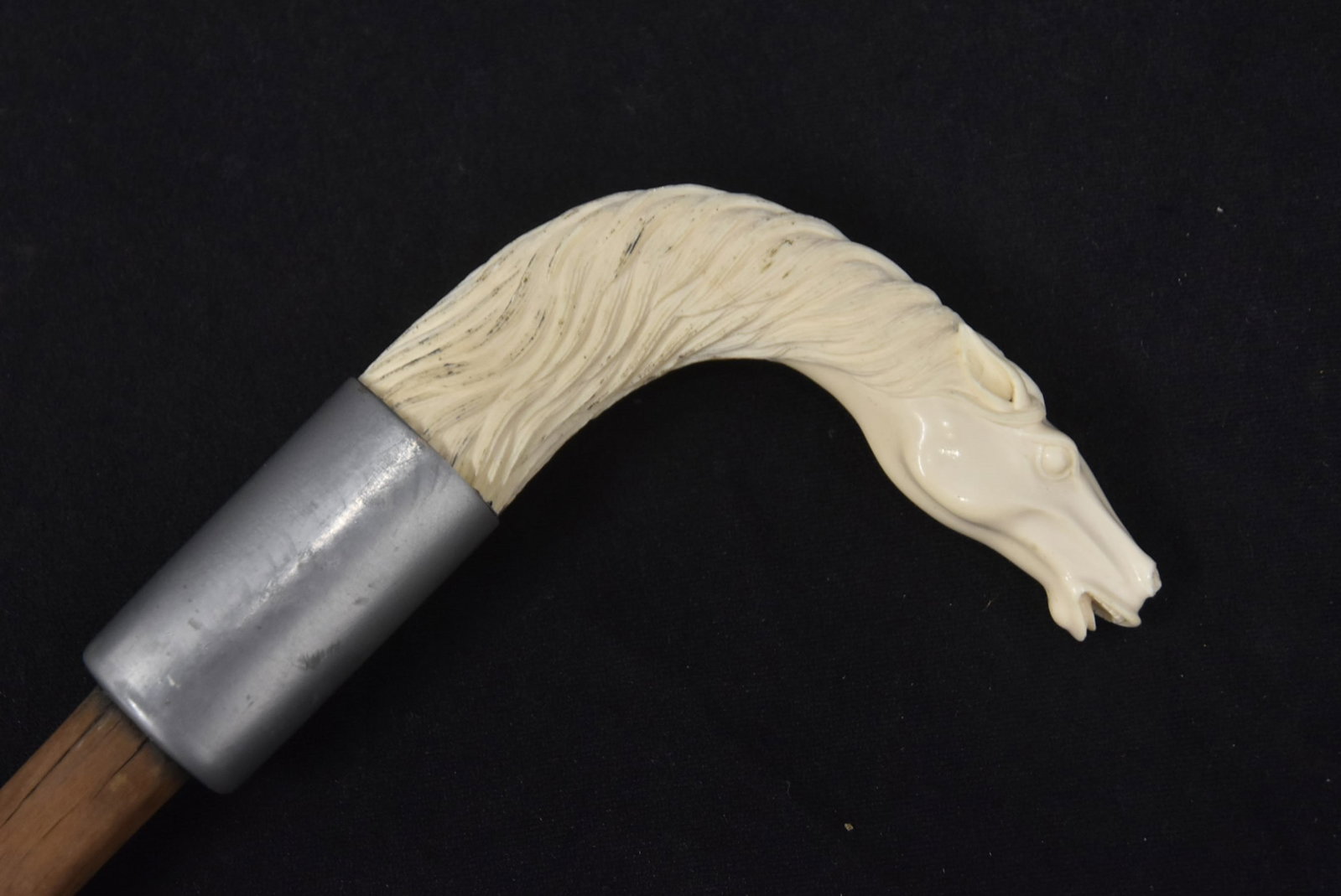 ANTIQUE CARVED BONE HORSE HEAD WALKING STICK CANE (1 of 8)