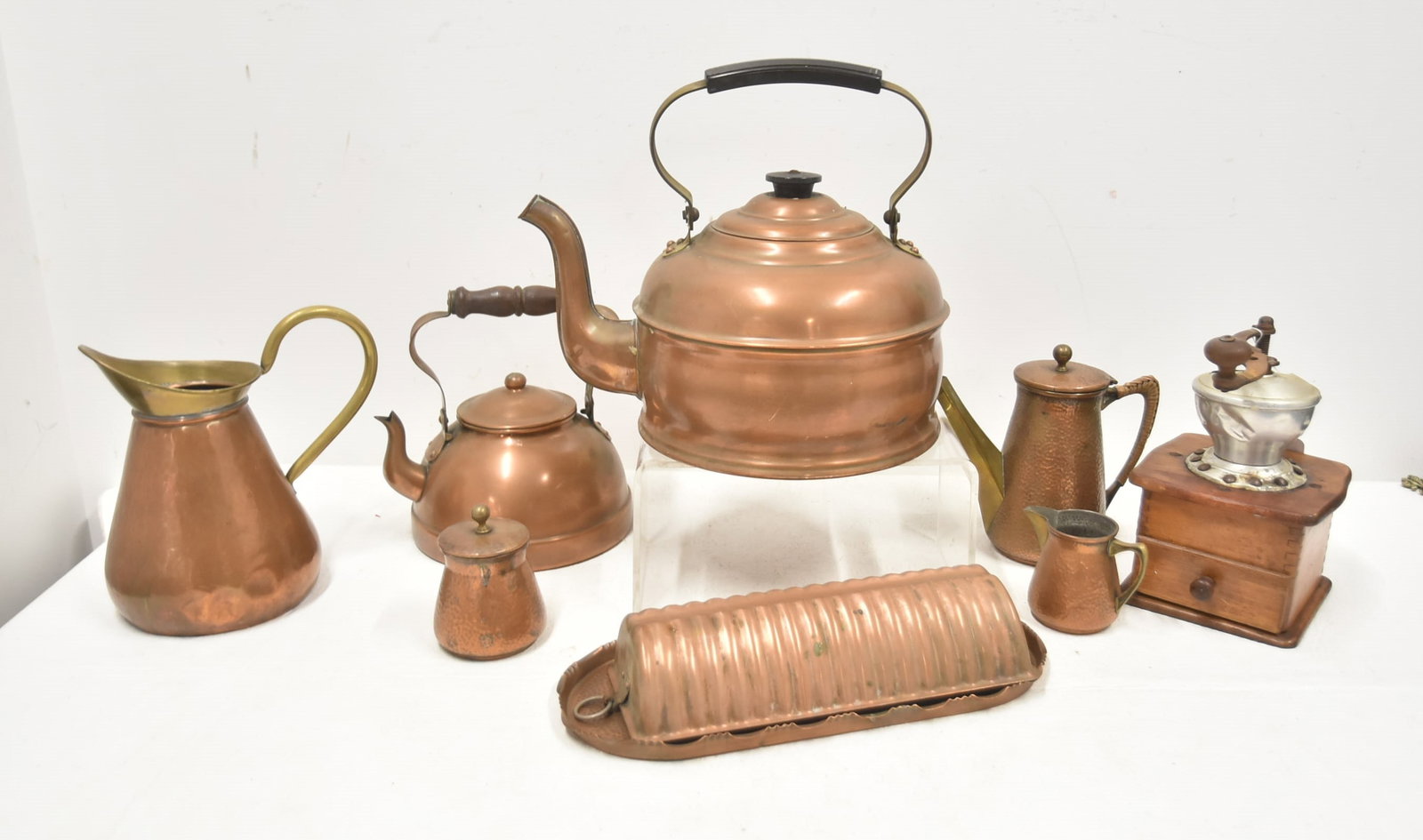 (8)pc ANTIQUE COPPER TABLE WARE GROUPING (1 of 14)