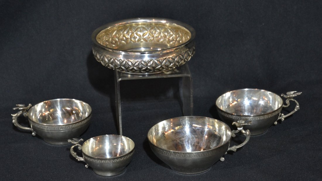 (4) 900 SILVER ENGRAVED CUPS WITH BIRDS PERCHED: HANDLES & 900 SILVER EMBOSSED BOWL WITH EAGLE HALLMARK - 16.32ozt