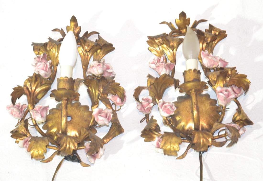 (Pr) TOLE & PORCELAIN FLOWERS SCONCES: (Pr) TOLE & PORCELAIN FLOWERS SCONCES