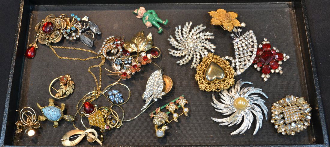 ASSORTED COSTUME JEWELRY INCLUDING WEISS,: STERLING & TRIFARI