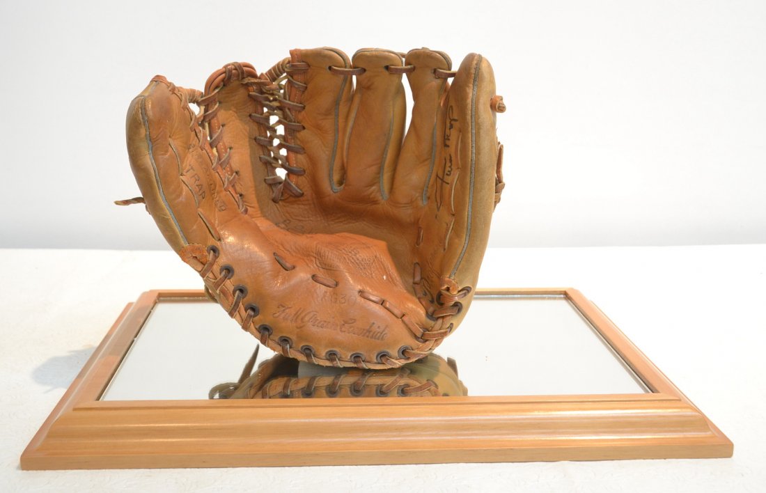 WILLIE MAYS AUTOGRAPHED YOUTH BASEBALL GLOVE: IN PRESENTATION CASE WITH COA - 16" x 11" x 9"