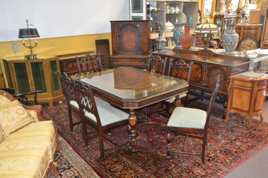 (10) BERKEY & GAY MAHOGANY DINING SUITE: (10) BERKEY & GAY MAHOGANY DINING SUITE CONSISTING OF DINING TABLE WITH (6) CHAIRS INC- (1) ARM CHAIR & GLASS TOP , 68" LONG SIDEBOARD , 40" SERVER WITH GLASS TOP & PAINT DECORATED CHINA CABINET WITH