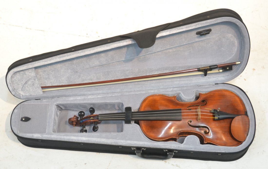 GERMAN VIOLIN IN EXCELLENT PLAYABLE CONDITION: WITH NICKEL MOUNTED BOW WITH CASE