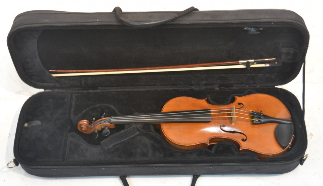 CONRAD GOTZ ; 1964 VIOLIN WITH CASE IN: EXCELLENT PLAYABLE CONDITION WITH WUNDERLICK GERMANY SILVER MOUNTED BOW (REPAIRED) IN CASE - 23 1/2" x 8"