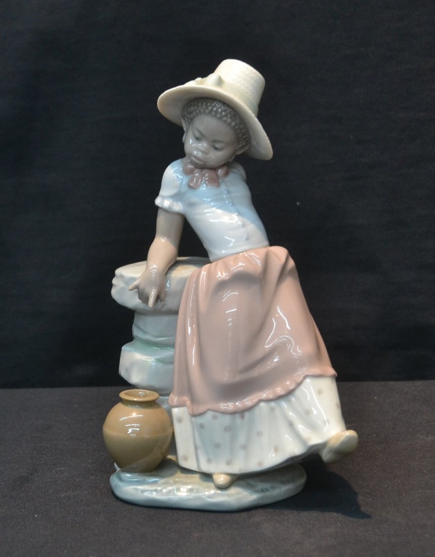 LLADRO BLACK LEGACY COLLECTION "STEP IN TIME": DEPICTING GIRL WITH BUCKET - 9" TALL