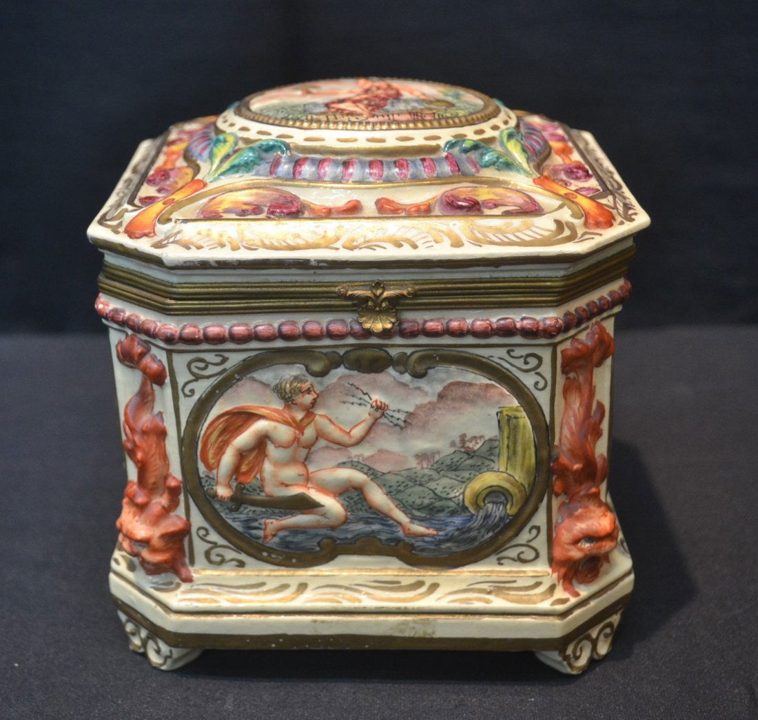 FRENCH CAPODIMONTE HINGED BOX WITH FIGURES: 5 1/2' x 5 1/2" x 6"