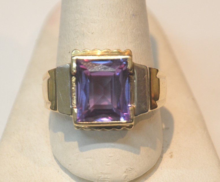14kt AMETHYST MANS RING - SIZE 11 1/2 ; 6.1dwt: 14kt AMETHYST MANS RING - SIZE 11 1/2 ; 6.1dwt