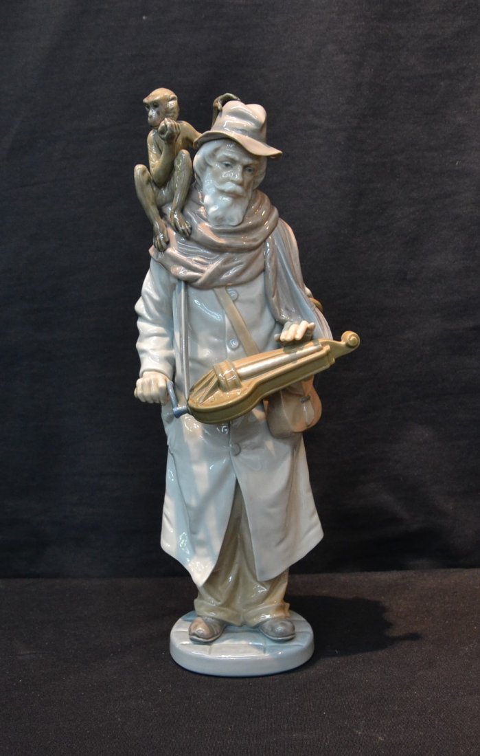 LLADRO ORGAN GRINDER WITH ON LOOKING MONKEY: 5 1/2' x 14"