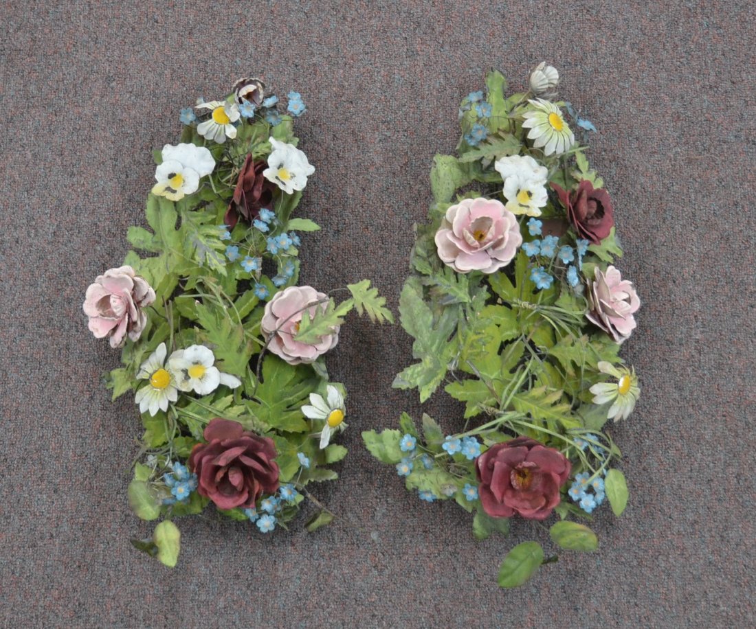 (Pr) HAND PAINTED TOLE WALL HANGING FLOWERS: 20" x 10"