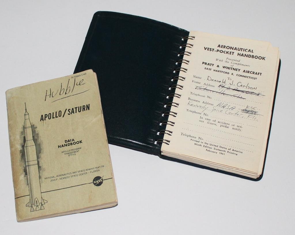 Two Vintage Apollo-Era Booklets: Two small vintage handbooks, the first being a 3"x 4.5" Apollo/Saturn Data Handbook from NASA dated October 1964 with 84 pages of illustrations and information. The second is a 3.25"x 4.5" Aeronautica