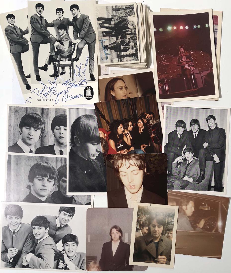 BEATLES FAN PHOTOS, POSTCARDS, BUBBLE GUM CARDS. (1 of 6)