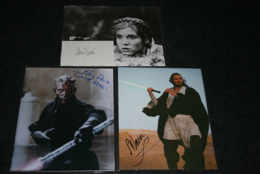 STAR WARS AUTOGRAPHS: STAR WARS AUTOGRAPHS - Set of 2 Star Wars cast autographs. To include Carrie Fisher (Princess Leia), and Ray Park (Darth Maul). Both photos measure 21 x 25cm, with Fisher`s b&w Park`s in colour. In ex