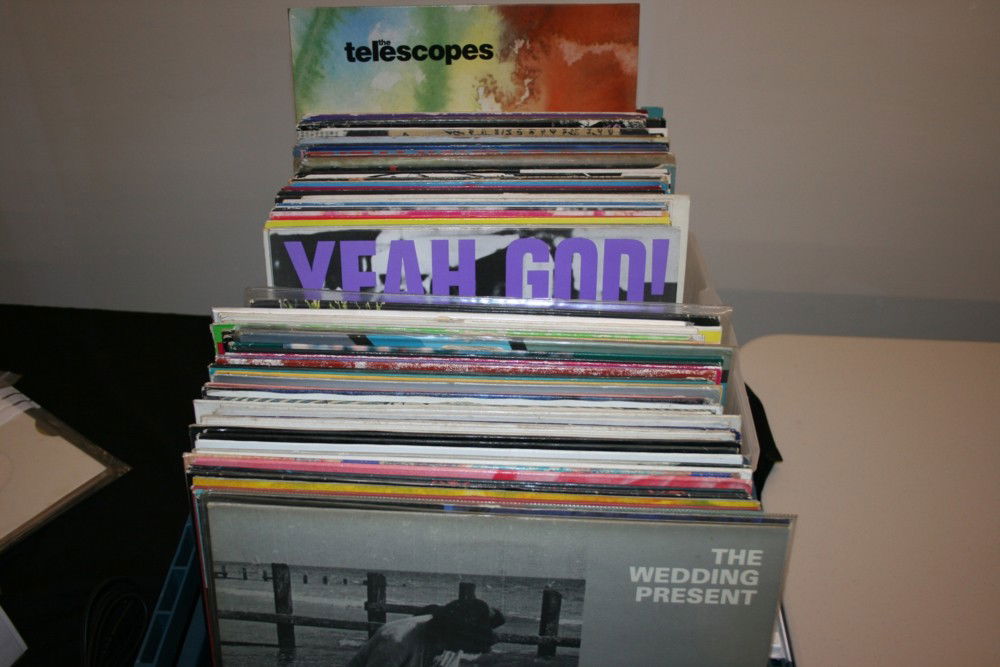 INDIE & ALT ROCK: INDIE & ALT ROCK - 2 boxes of approx 125 LPs and 12" singles spanning a wide mix of indie and alternative rock (inc promos) to include Honey Smugglers, Mighty wah, Telescopes, Close Lobsters, Poppi UK