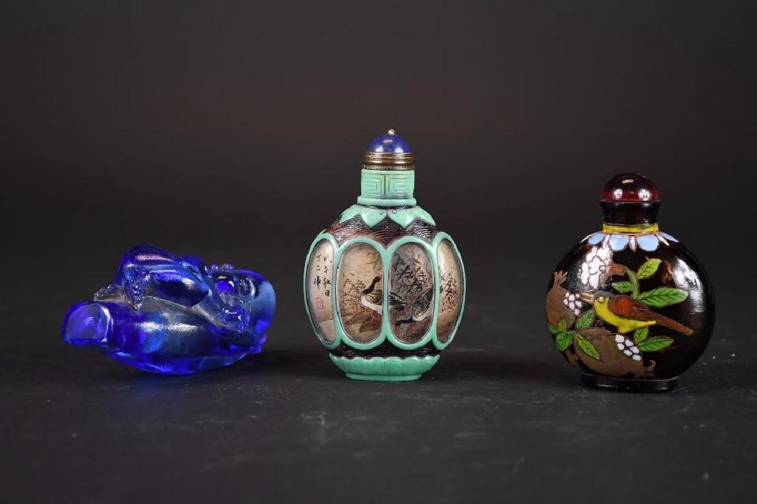 Three Chinese  Glass Snuff Bottles (1 of 7)