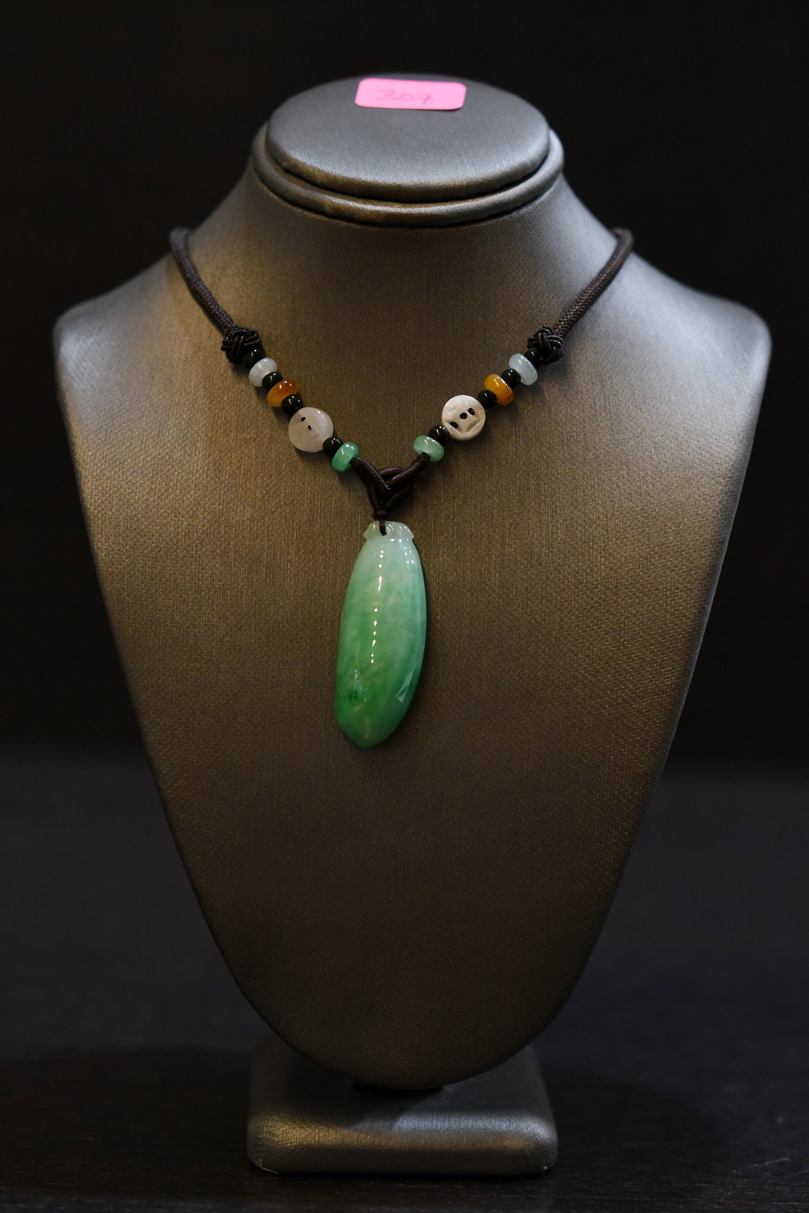Natural Apple Green Color Carved Jadeite Pendant with: Natural Apple Green Color Carved Jadeite Pendant with Certificate