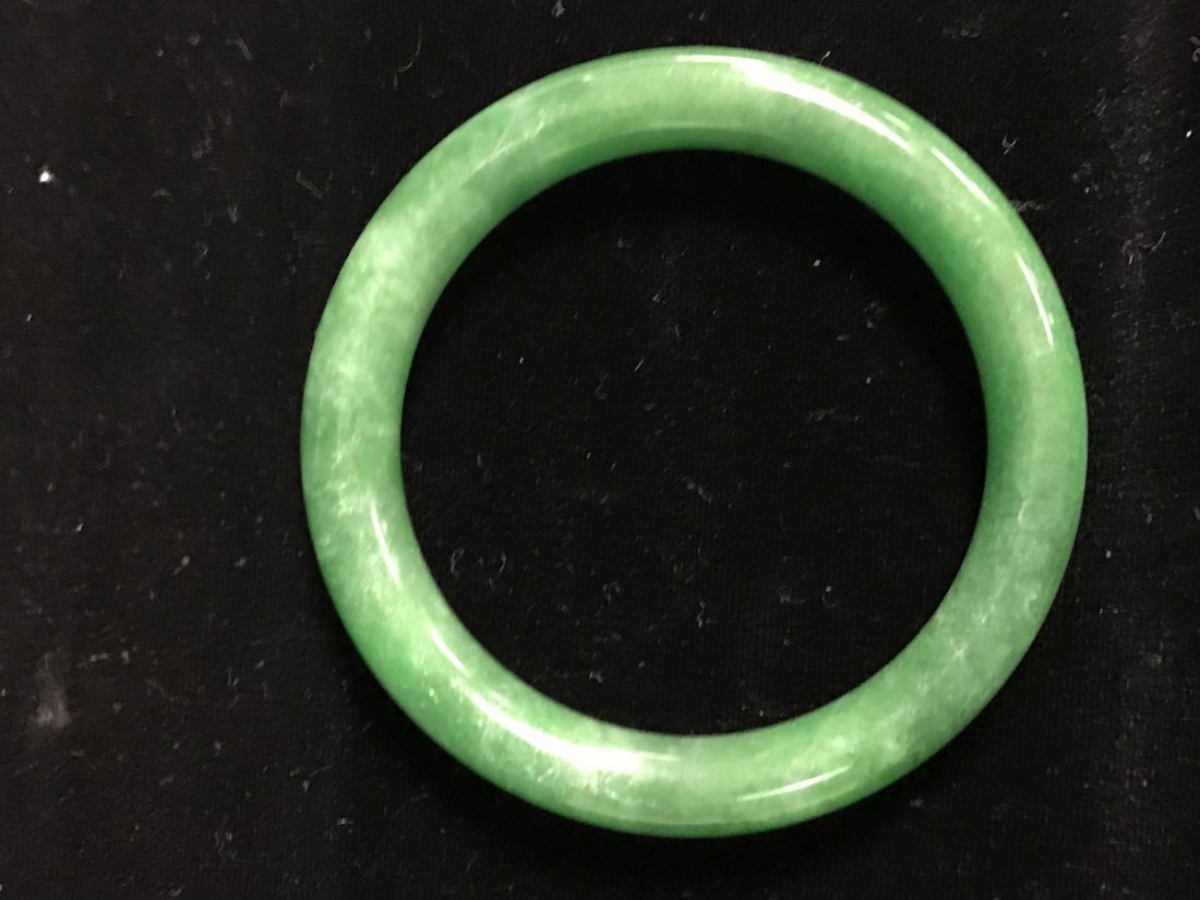 Chinese Jadeite Bangle: Chinese Jadeite Bangle