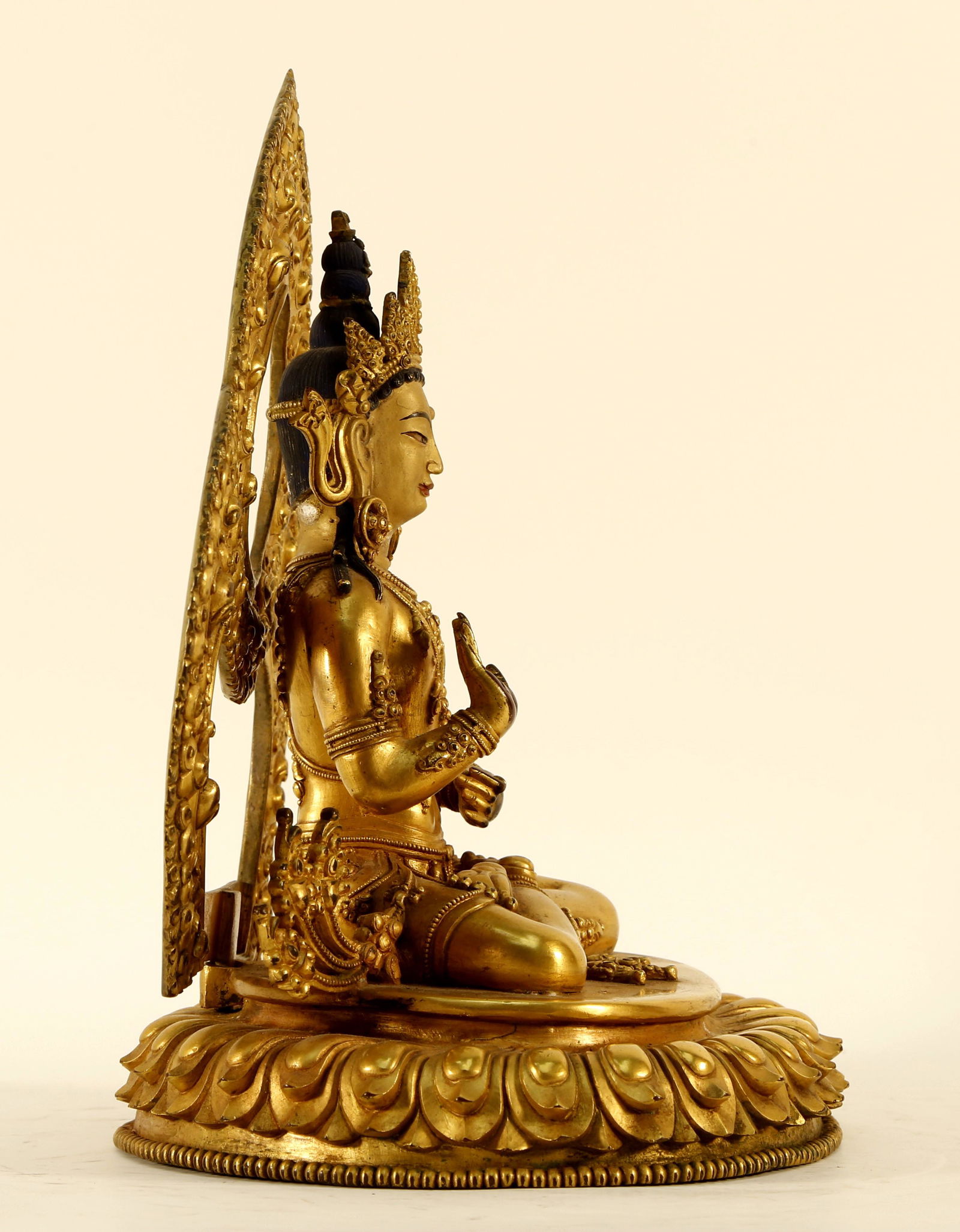 An Exquisite Gilt Bronze Backscreen Guanyin - 5