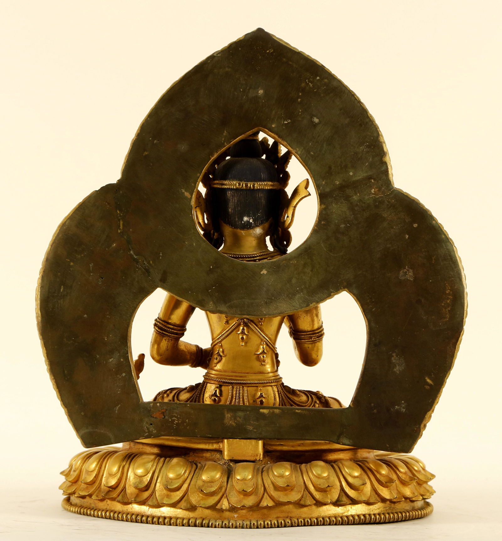 An Exquisite Gilt Bronze Backscreen Guanyin - 7