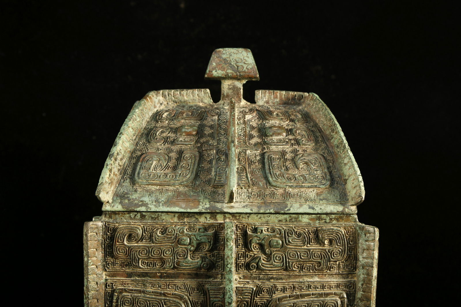 An Exquisite Bronze Taotie-Pattern Capped Jar. - 2