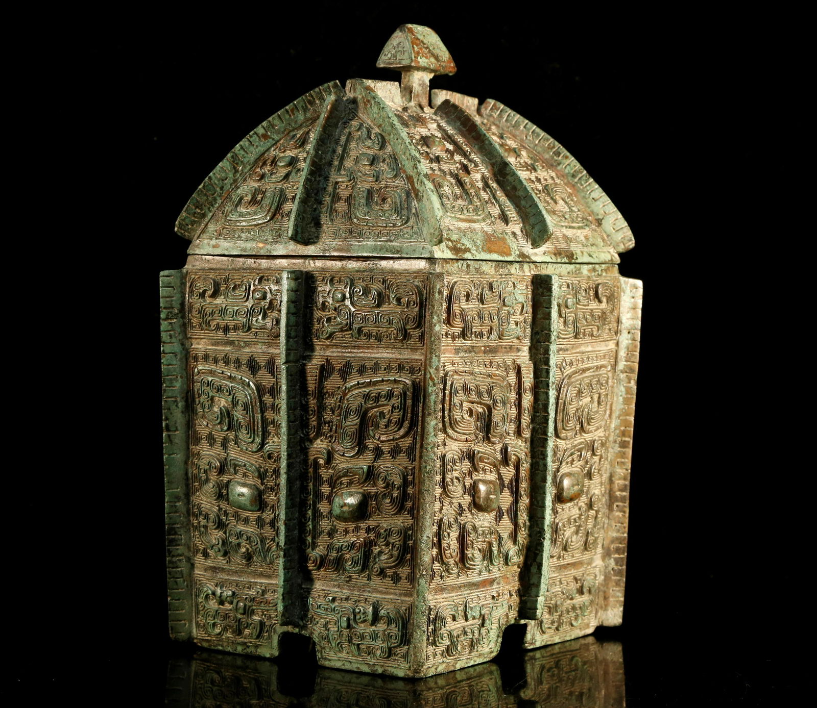 An Exquisite Bronze Taotie-Pattern Capped Jar. - 4