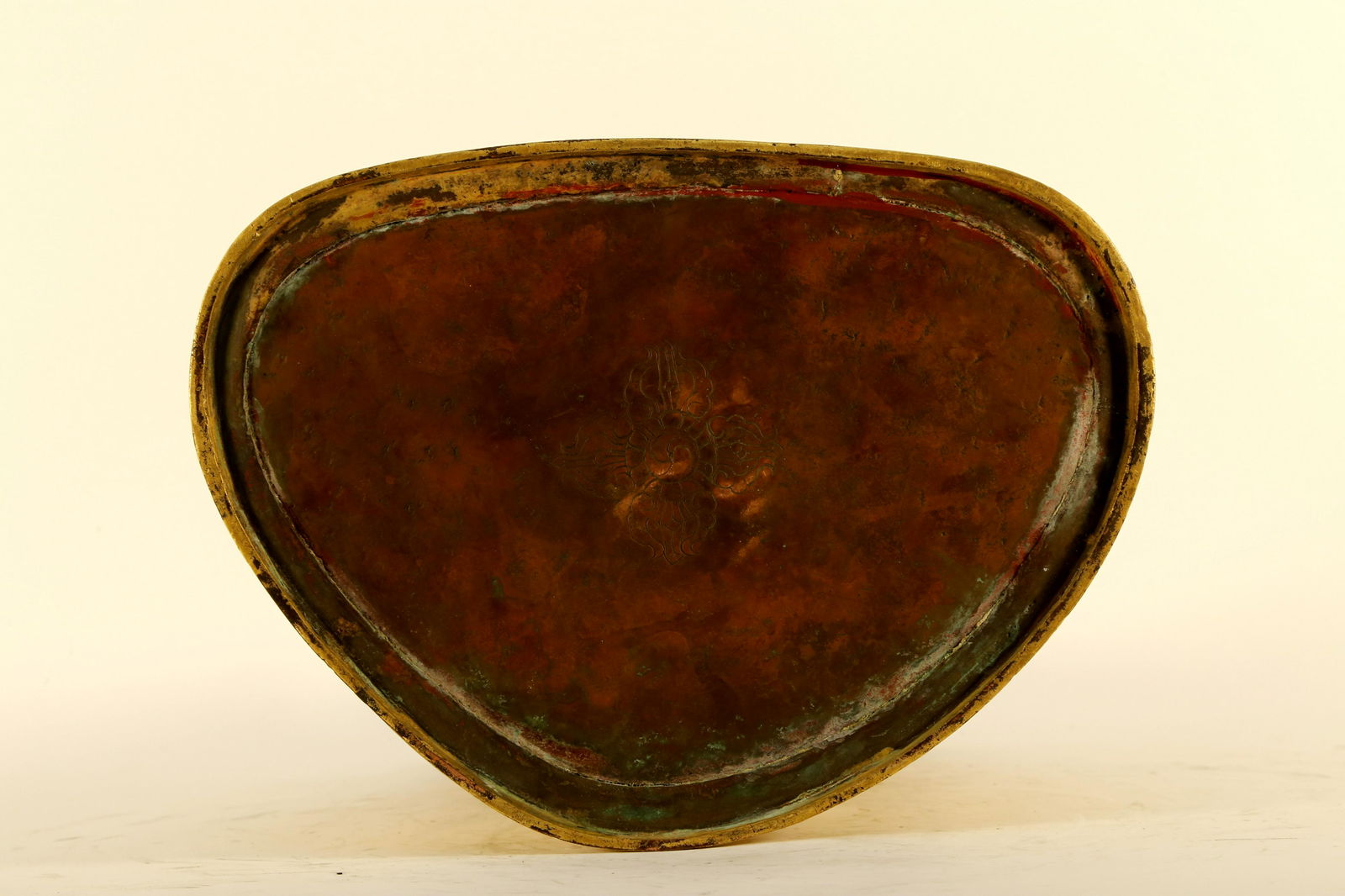 An Impressive Gilt Bronze Sakyamuni - 8